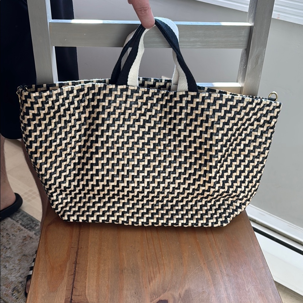 Clare V Bateau Black and Cream zig zag Woven Tote never used